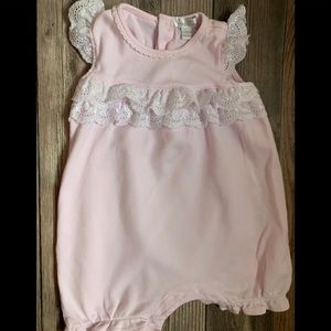 Kissy kissy romper
